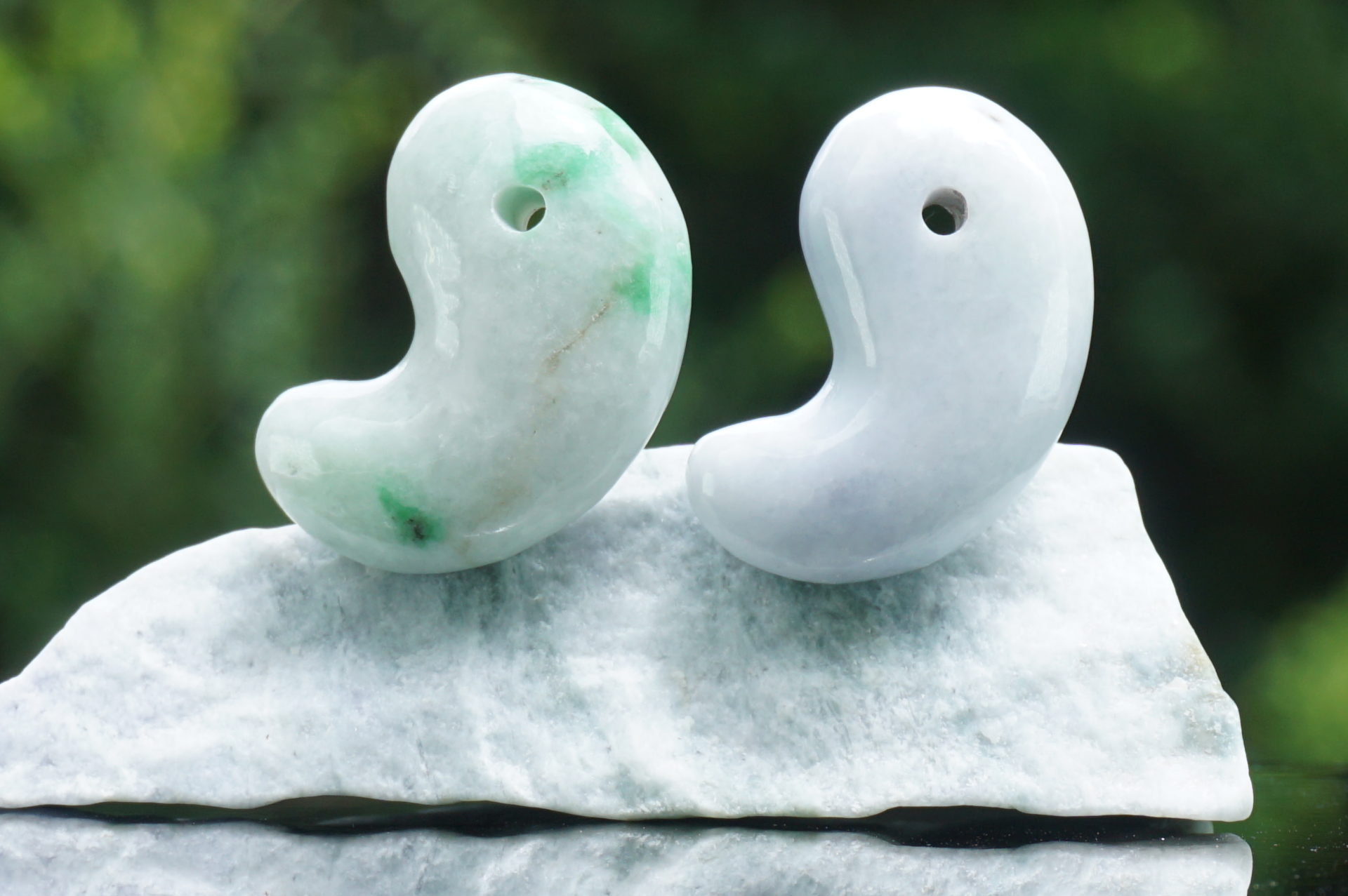 糸魚川翡翠勾玉 糸魚川翡翠 勾玉 ラベンダー翡翠 ラベンダー翡翠勾玉