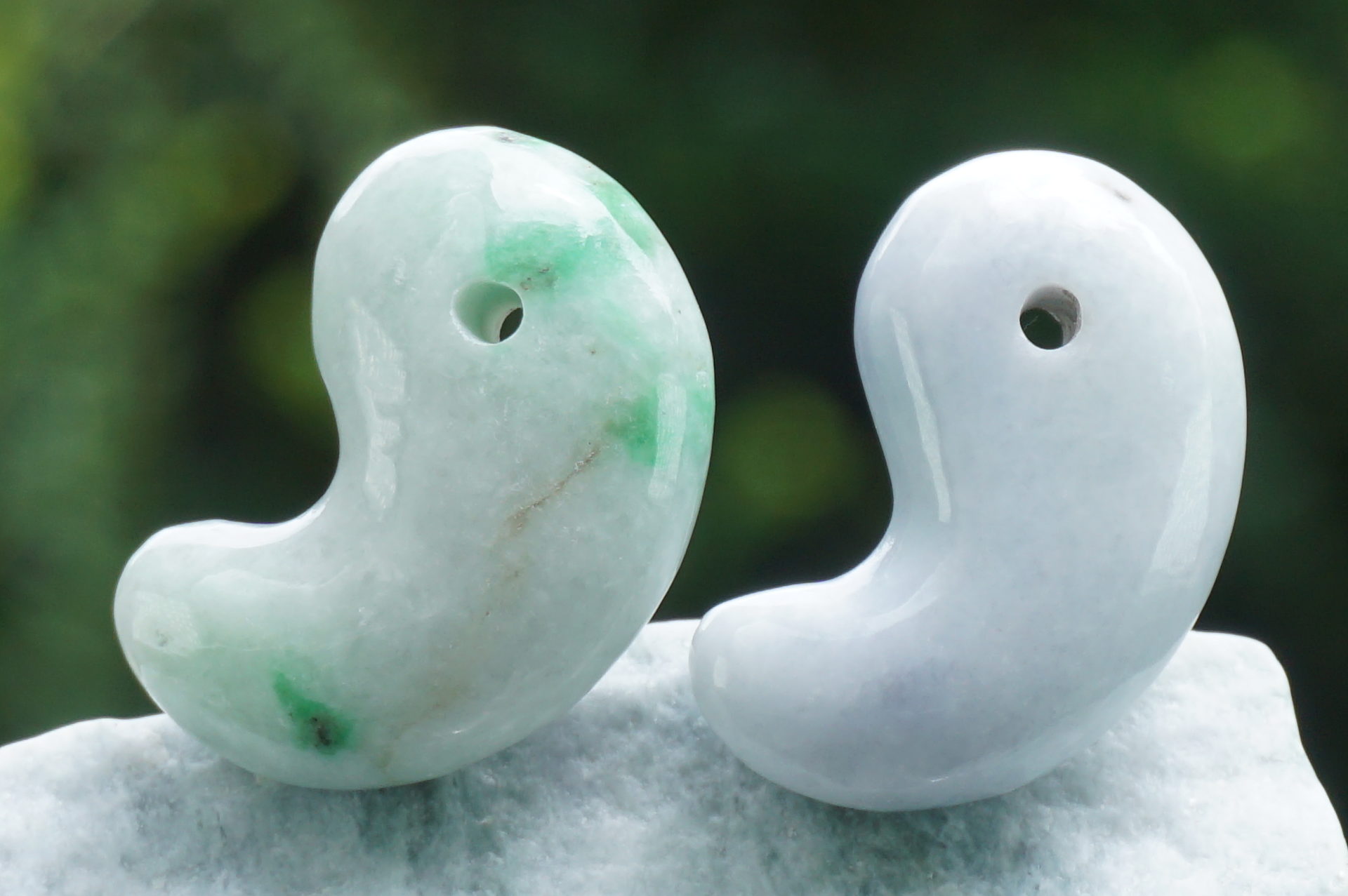 糸魚川ラベンダー翡翠｜✳premium*一流の勾玉 最上級のコレクション