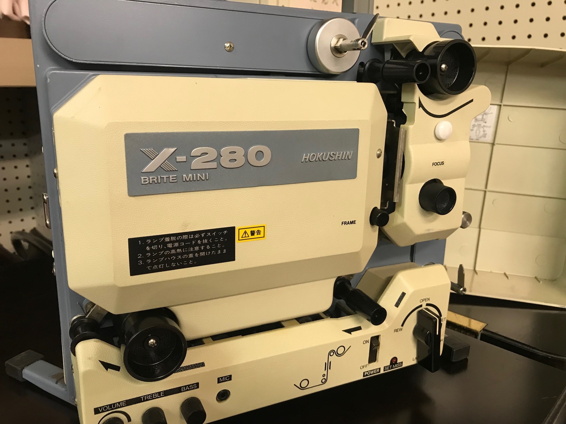 EIkI16ミリ映写機「SNT−2」.過去メーカーのメンテナンス済 EIkI16