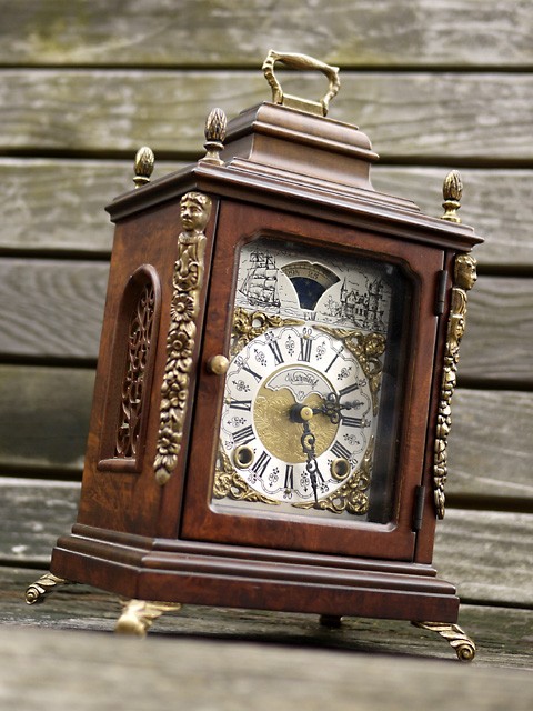 Warmink Wuba 社製 ゼンマイ式置き時計 【公式通販】