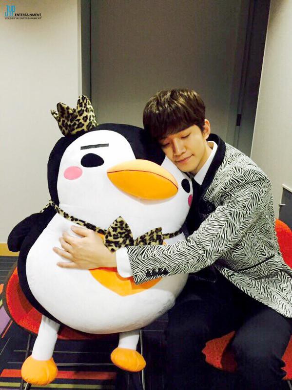 2PM ジュノ 皇帝ペンペン 公式 特大ぬいぐるみ K-POPアーティスト2PMの