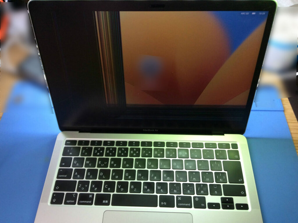 人気 普通に動く MacBook Air (M1,2020) 液晶割れ ジャンク 普通に動く