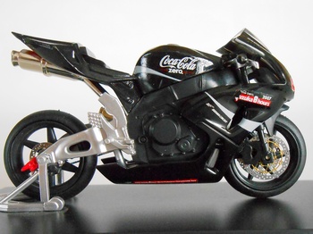 未開封】2005 鈴鹿8耐 Coca-Cola ミニチュアバイク コレクション 未