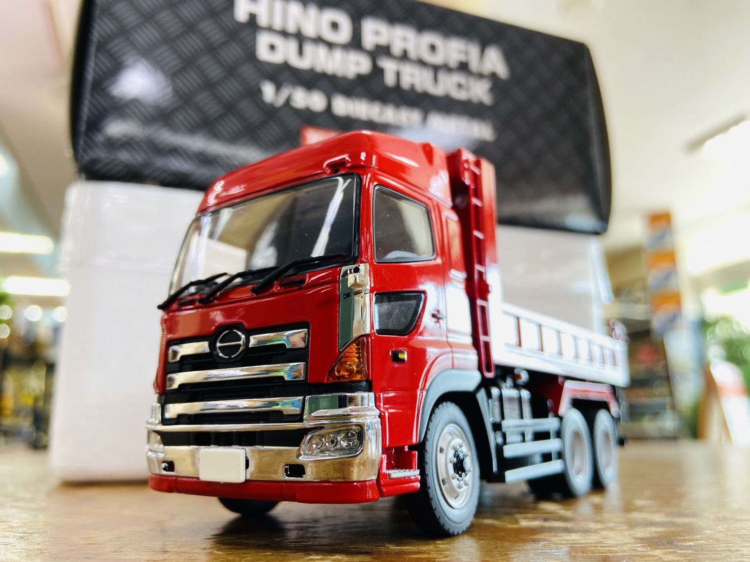 1/50 ケンクラフト 日野プロフィアダンプトラック レッド 1/50 ケン