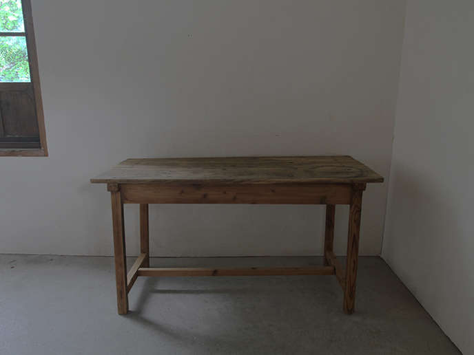 味のある横長の木製引き出し3杯 ローテーブル 飾り台 作業台 古家具 古