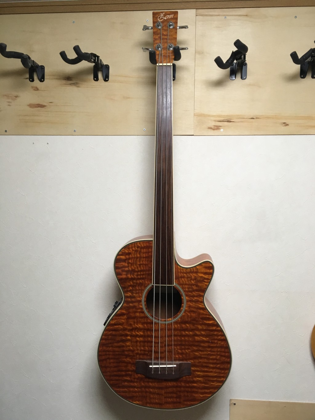 ZENN アコースティックベース フレットレスZB22CE-FL ソフトケース付