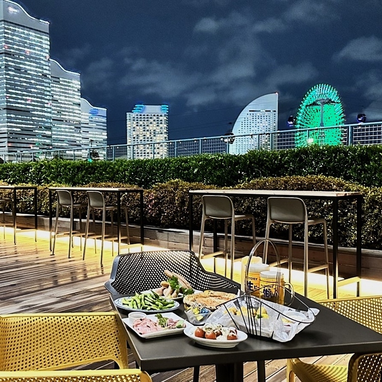 横浜みなとみらいの夜景が一望できる【HUB桜木町クロスゲート店】限定
