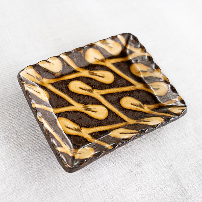 スリップウェア角プレート豆(ジグザグ文様) 伊藤丈浩 | すべての商品