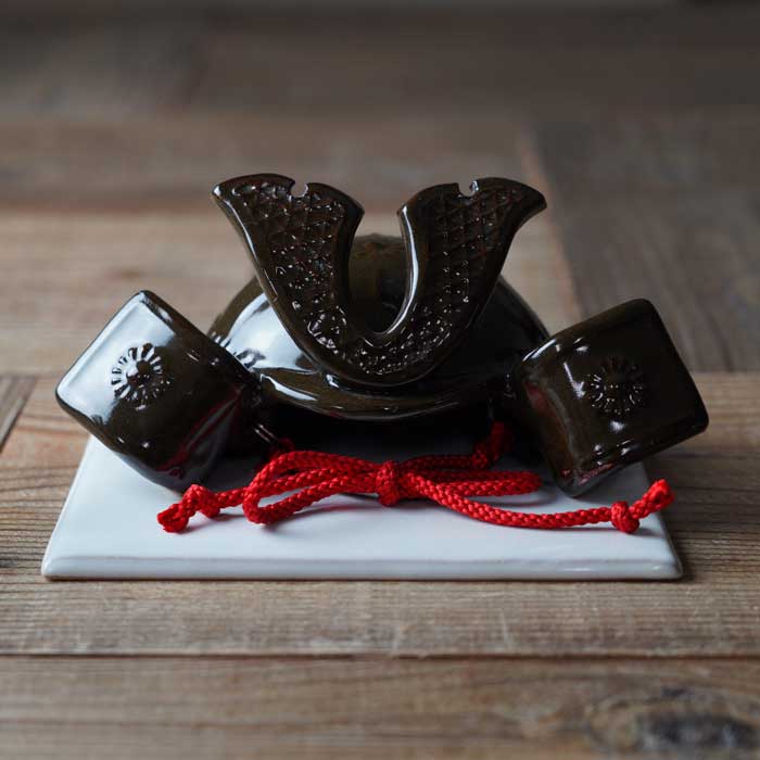 兜の模様の火鉢 激レア 端午の節句 兜の模様の火鉢 激レア 端午の節句