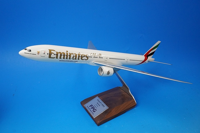 エミレーツ航空 B777-300ER プラモデル 1/200 エミレーツ航空
