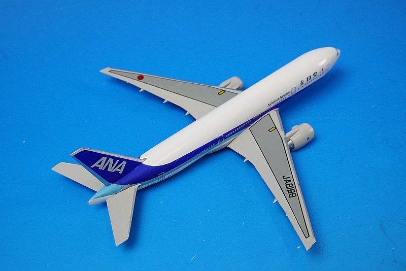 R*7様 レア B-Models ANA B777-200 JA8199 1/2｜ScaleModelStore.com