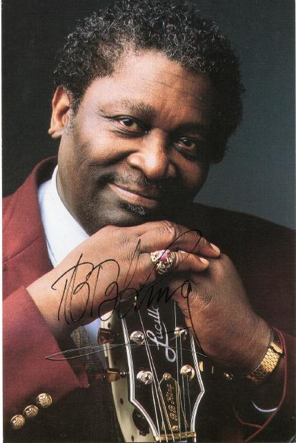 今は亡き伝説のブルースミュージシャンBBキングの自筆サイン色紙 今は