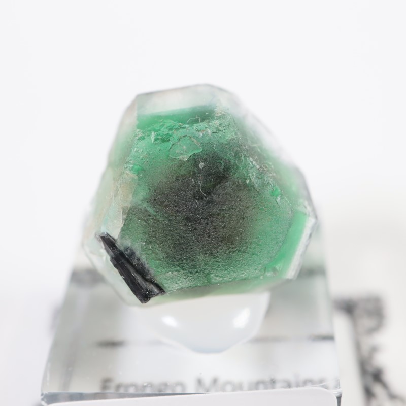 ナミビアエロンゴ産クォーツ共生フローライトキャビネットサイズ