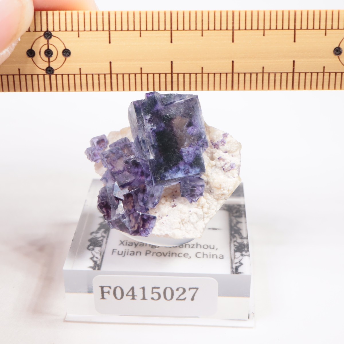 136g 縁取りフローライト キューブタイプ 鉱物標本 【公式通販】