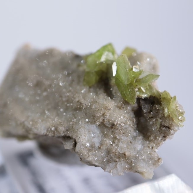 パキスタン/バルチスタン産】スフェーンの群晶