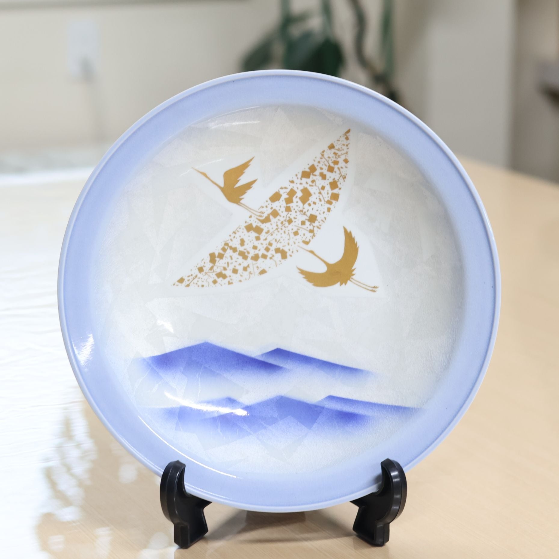 九谷焼 飾皿 10号・牡丹孔雀（皿立付） | 飾皿 | 伝統工芸品・和風記念