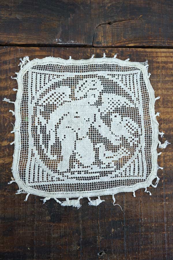 アンティーク 1880年頃 ミラネーゼレース 飛ぶ鳥 ボビン編リネン