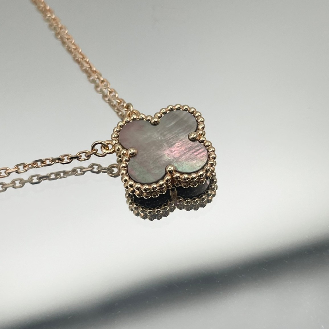 ヴィンテージ アルハンブラ ペンダント 美品 ホワイト