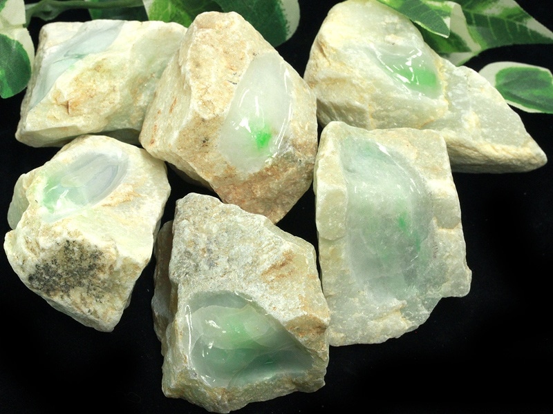 深緑☆171g☆ 翡翠原石（ミャンマー産、）天然石置物、鑑賞石 翡翠