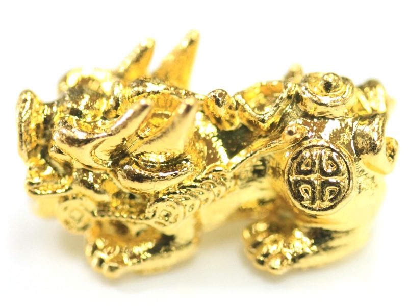 ☆ペンダントトップ ヒキュウ 貔貅 コーラルアゲート お守り a0002