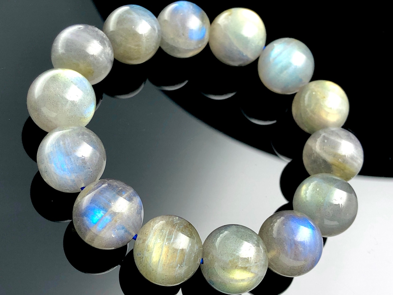 121.世界にひとつだけ！青珊瑚(レインボーコーラル)のアクセサリー