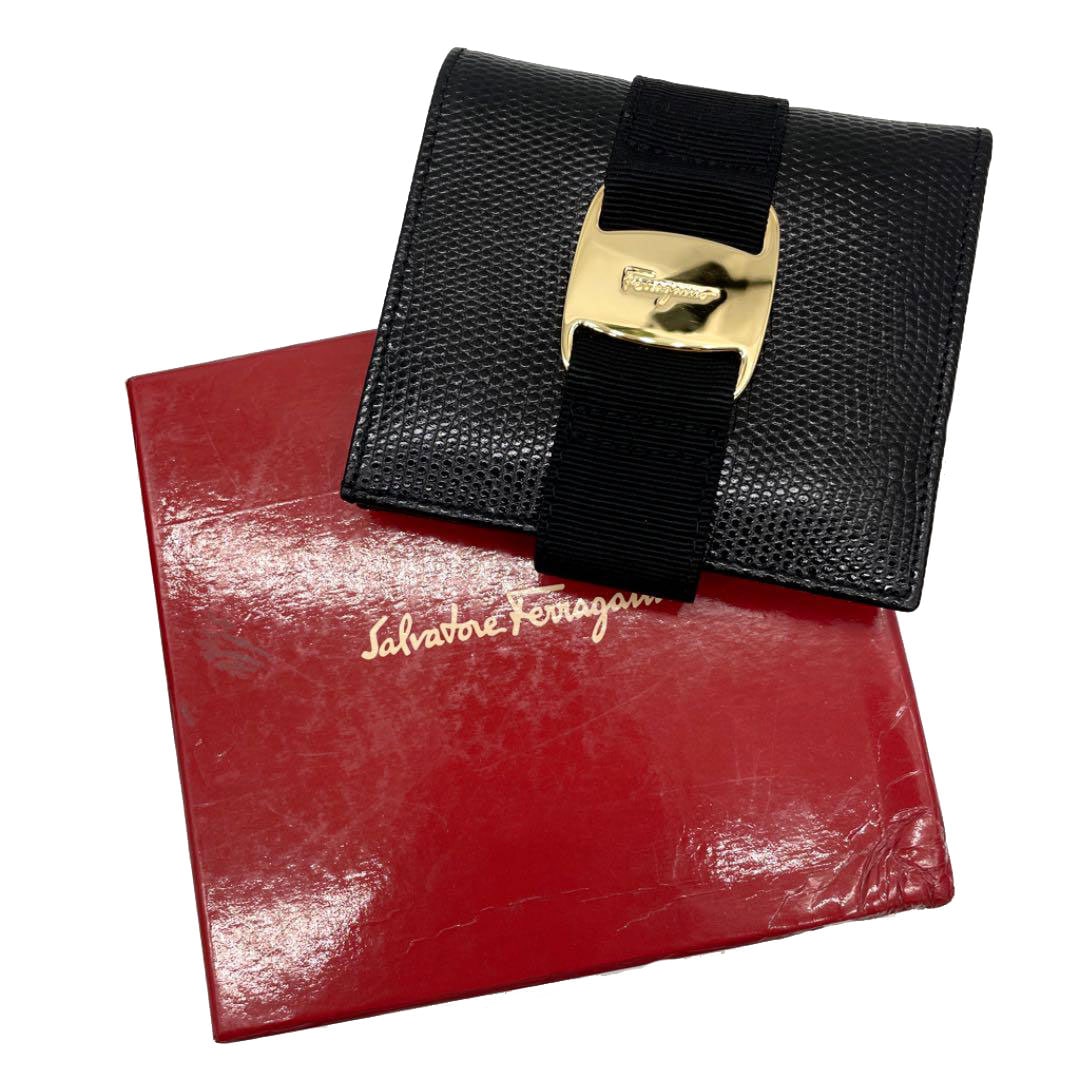 Salvatore Ferragamo サルヴァトーレフェラガモ ヴァラ 三つ折り財布