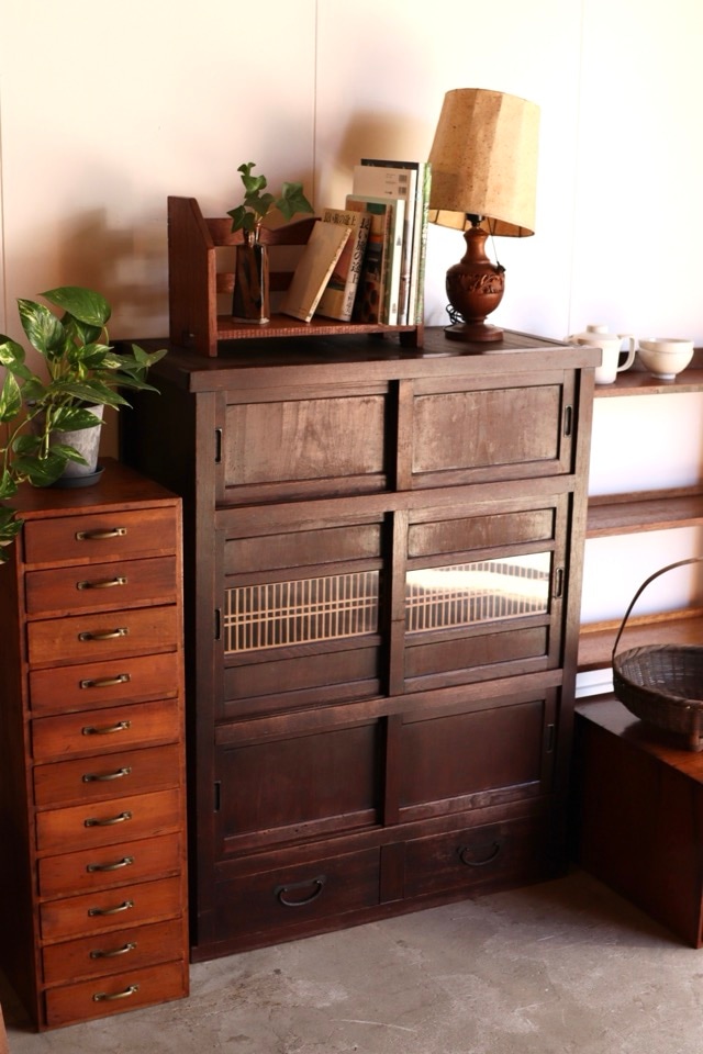 m*a様 昭和レトロ 古道具 水屋箪笥 引き戸付き 収納箪笥 小引き出し