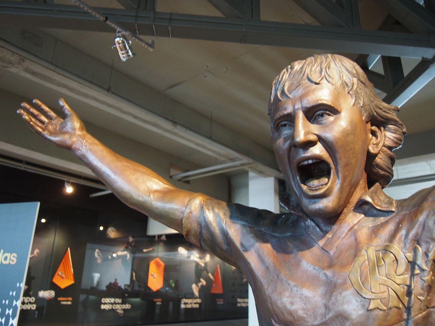 ジーコ サッカー選手像 ブロンズ製 約32cm ジーコ サッカー選手像