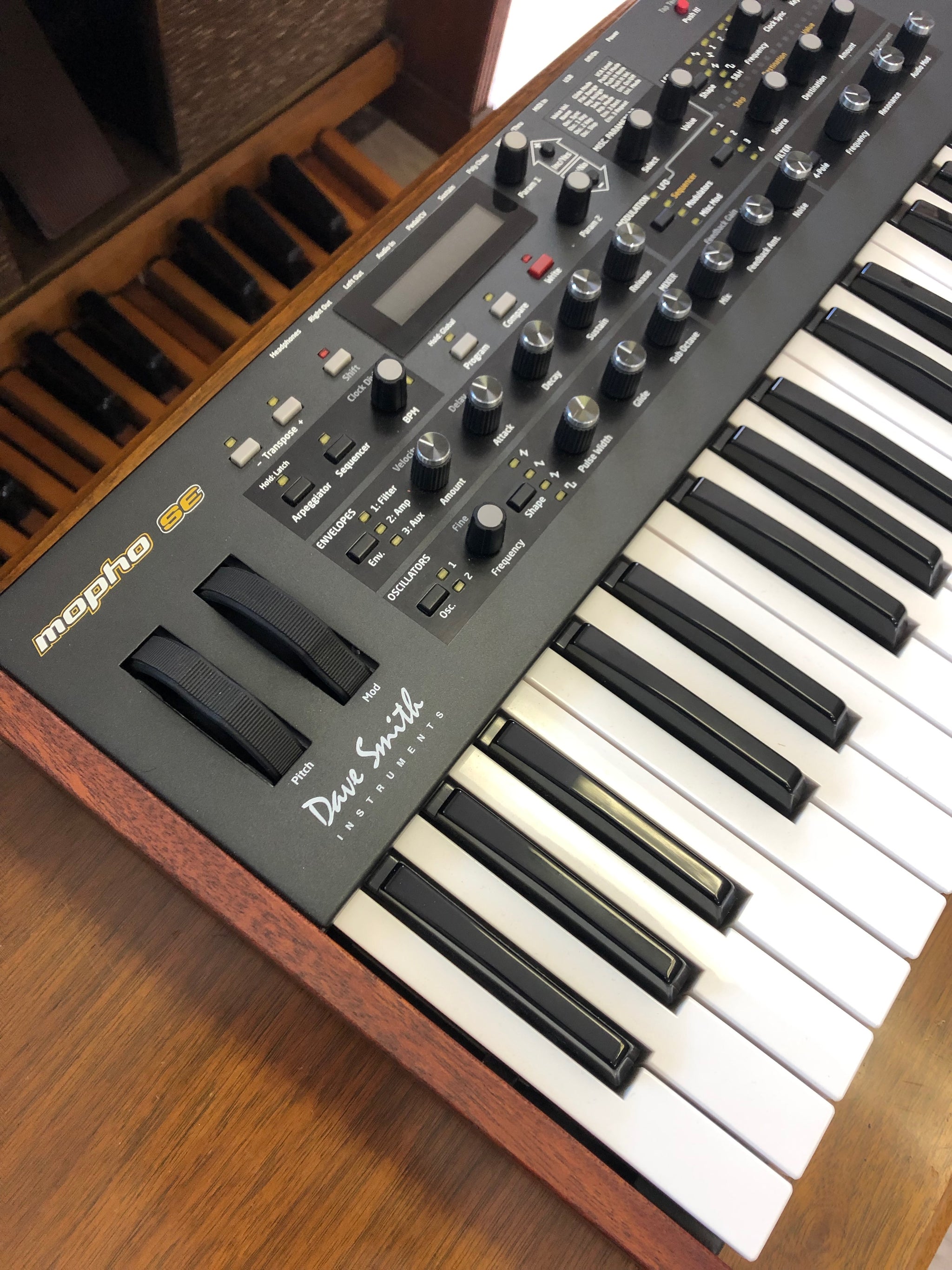 Dave Smith Instruments Mopho アナログシンセサイザー