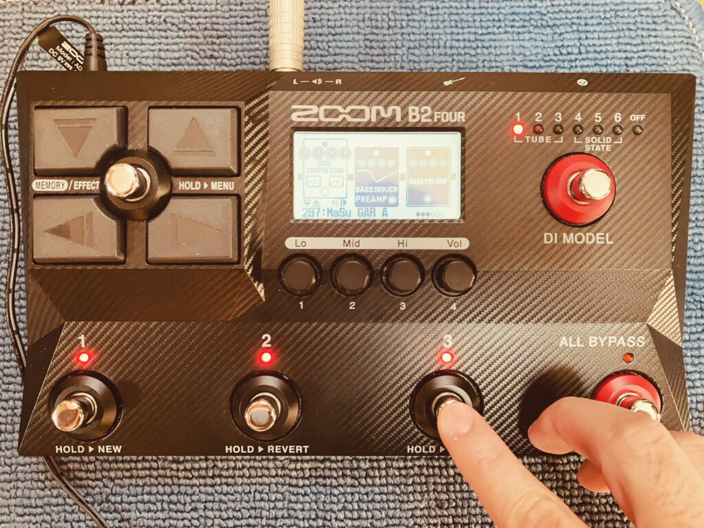 ZOOM B2 Four ベースエフェクター 値下げ交渉可 ZOOM B2 Four ベース