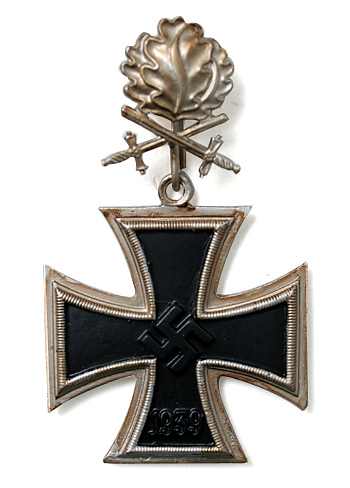 ドイツ軍 1957年Ver. 剣付柏葉章 (実物)個人装備品