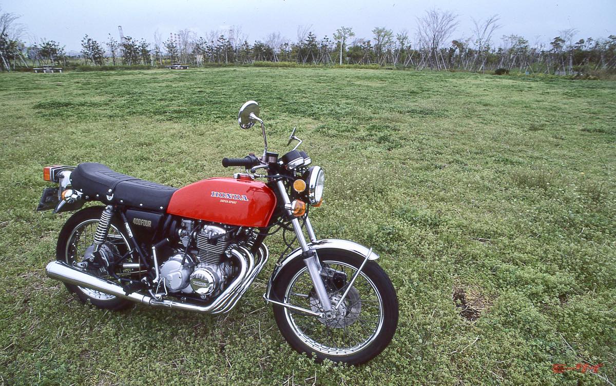 ホンダCB400Four回顧試乗】中免ライダーの憧れ「ヨンフォア」は初の4