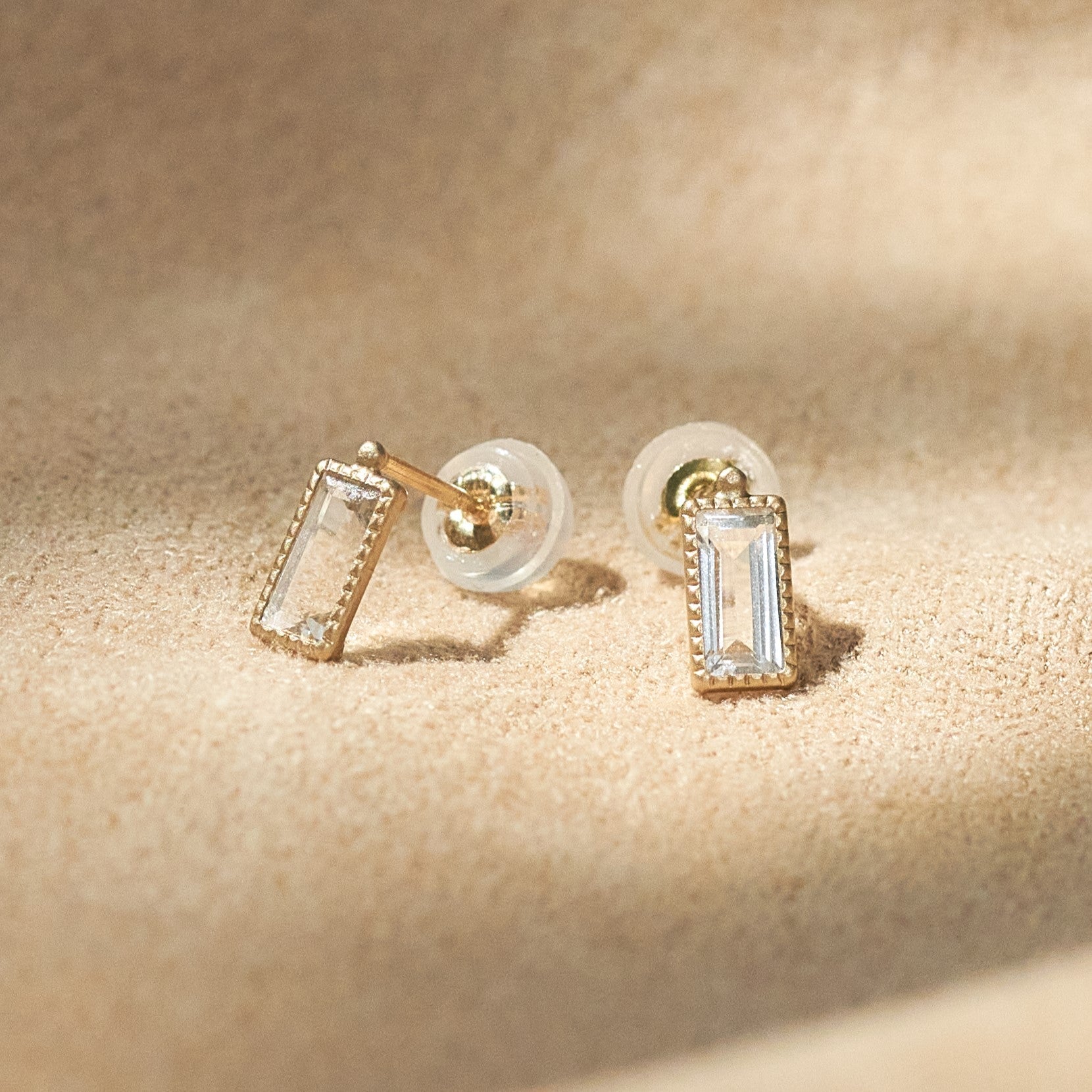 K10 つや消し スクエア ピアス（ホワイトトパーズ）- me.（エムイー