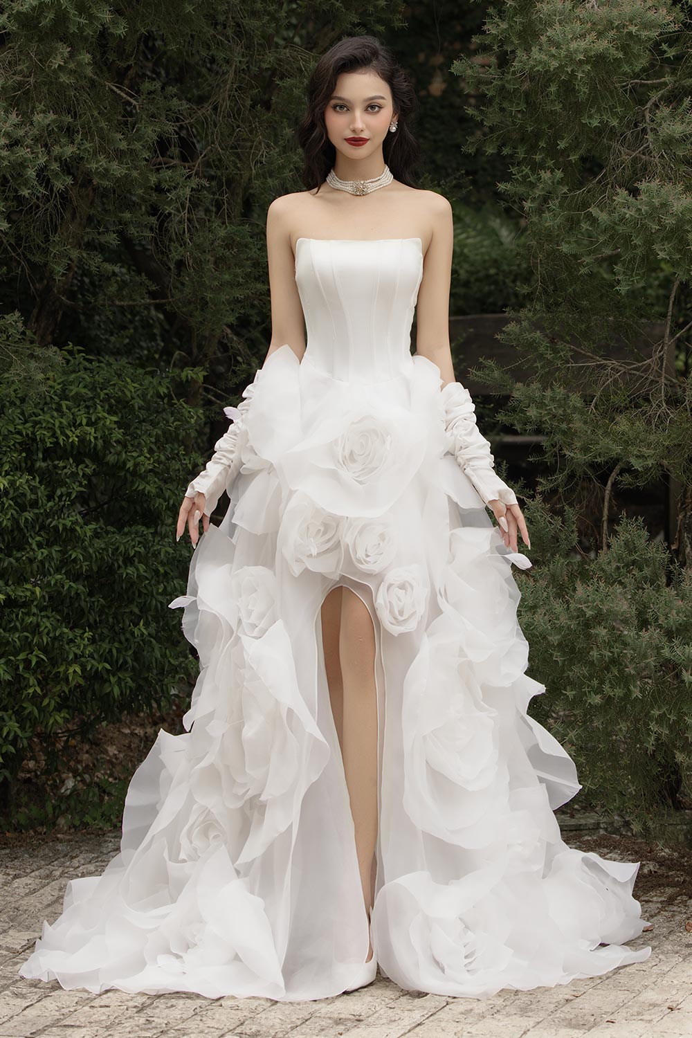 Elegance in White: Discover Our Stunning Wedding Dress Collection