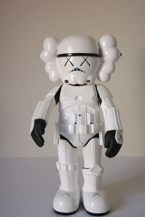▷ Star Wars Stormtrooper Companion by Kaws, 2008 | Resin Design