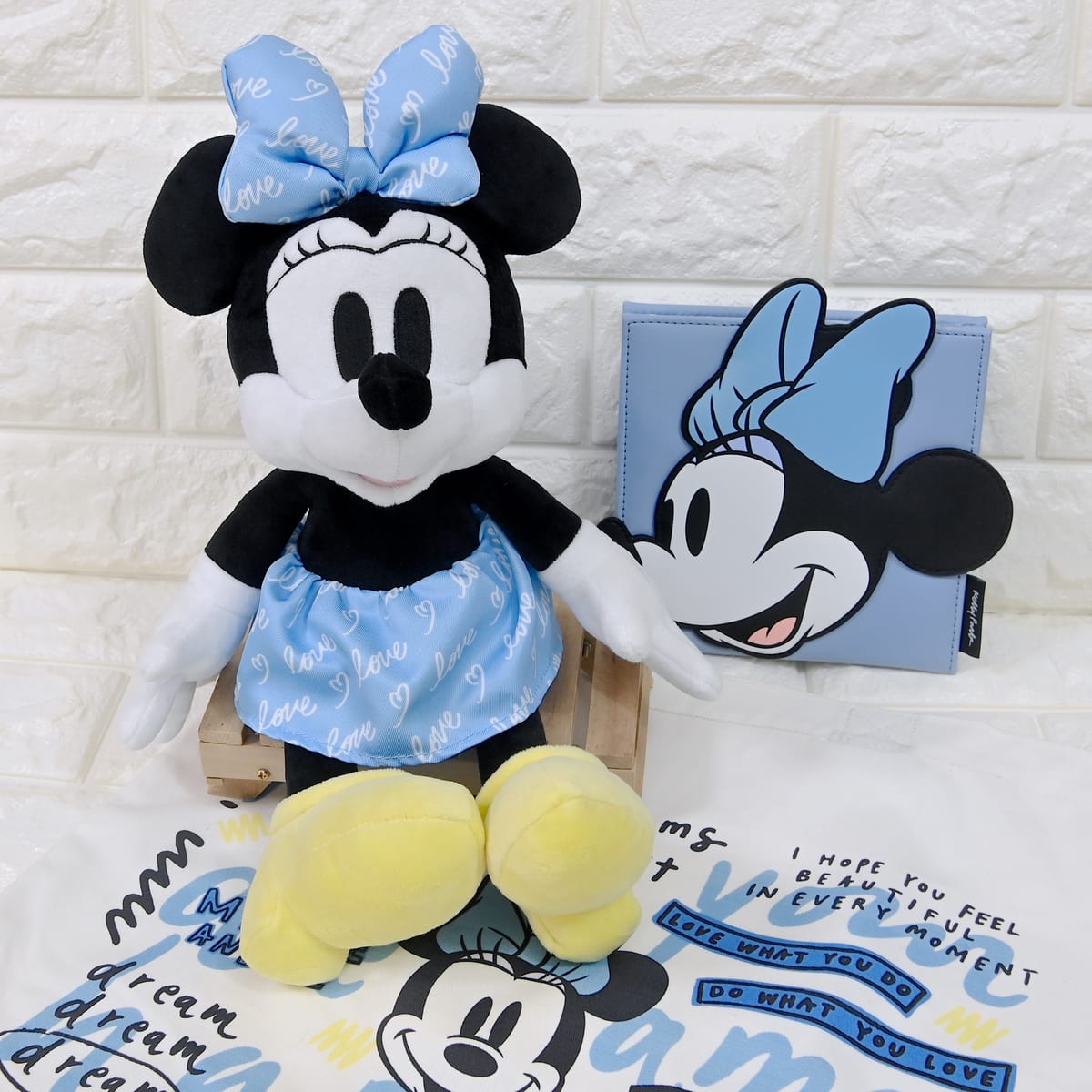 青が爽やかなミニーマウスグッズ！ディズニーストア Disney ARTIST