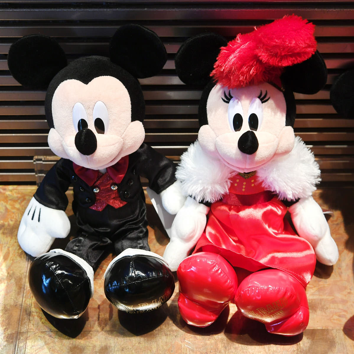 貴重】 ビッグバンドビート ミッキー 特大 ぬいぐるみ ディズニーシー