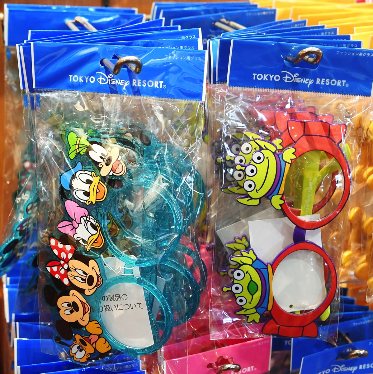 ダイカットデザインがかわいい！東京ディズニーランド キャラクター