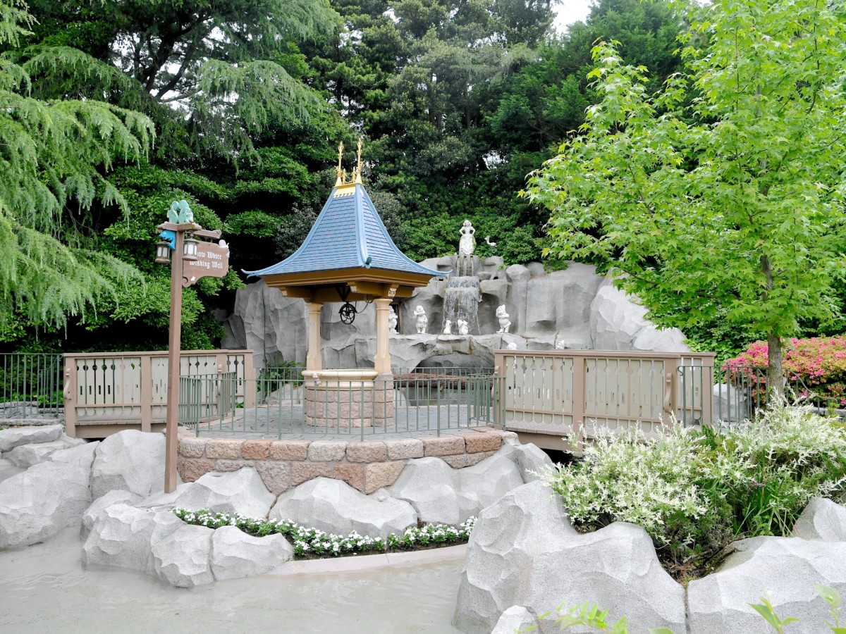 願いの井戸に登場！東京ディズニーランド「白雪姫」グリーティング -