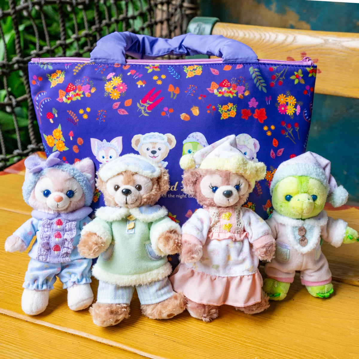 公式】ダッフィー＆フレンズ オータムスリープオーバー｜東京