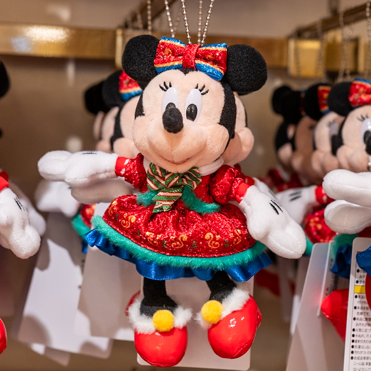 ディズニーリゾート クリスマスぬいぐるみバッジ他セット〜BOX98 公式