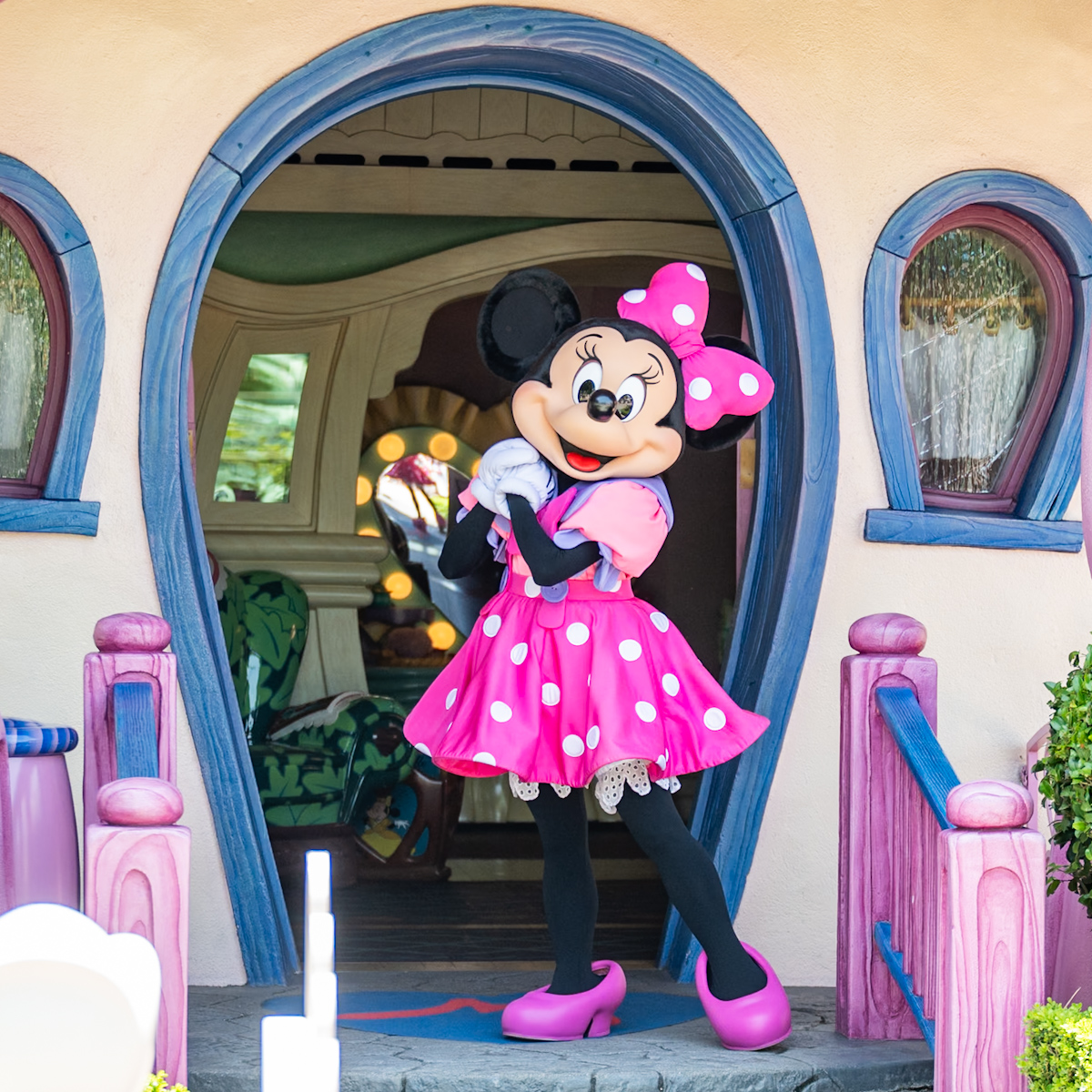 公式】ミニーの家｜東京ディズニーランド | 東京ディズニーリゾート