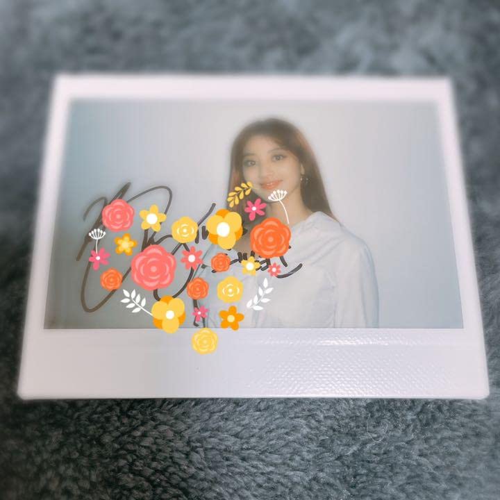 TWICE ジヒョ 直筆サイン入りチェキ