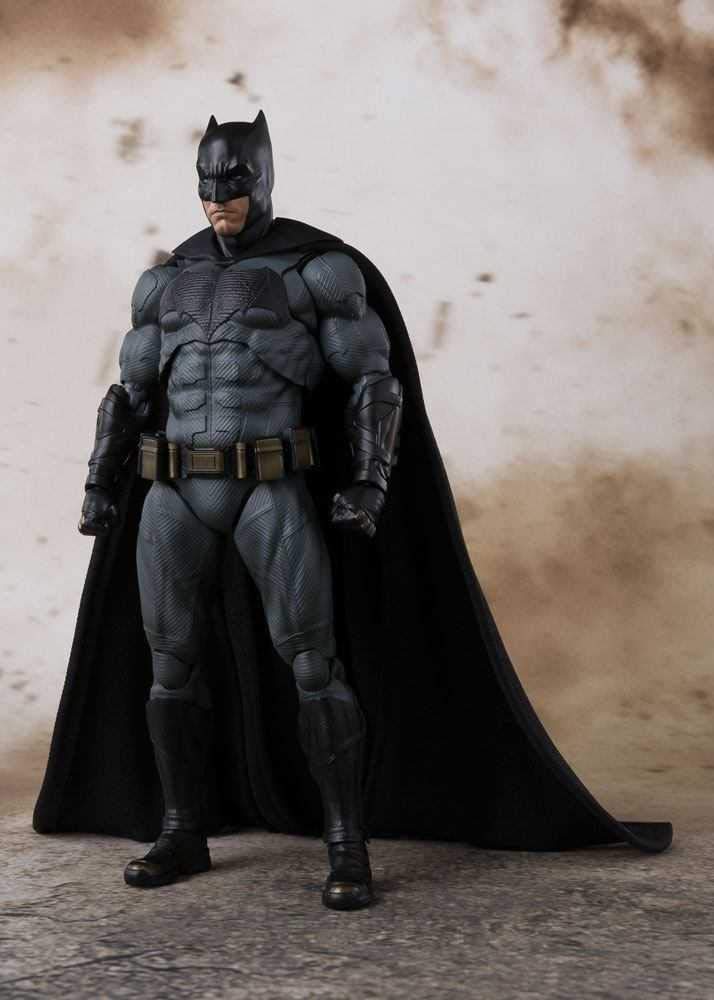 Amazon.co.jp: TAMASHII NATIONS S.H.フィギュアーツ バットマン