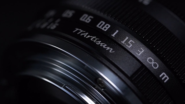 Amazon.co.jp: TTArtisan 25mm F2 Eマウント MF 単焦点レンズ APS-C