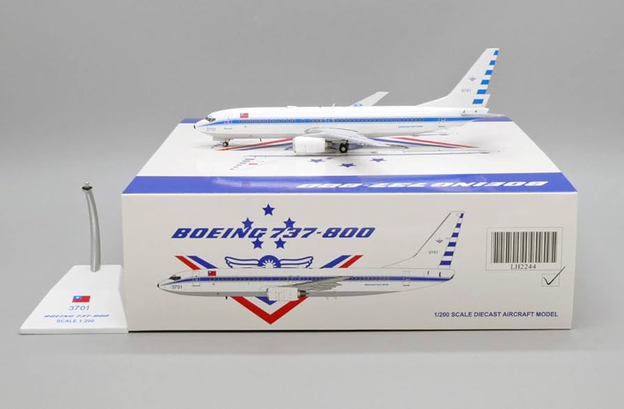 Amazon.co.jp: Jcwings 台湾空軍 737-800 3701 1/200 : ホビー
