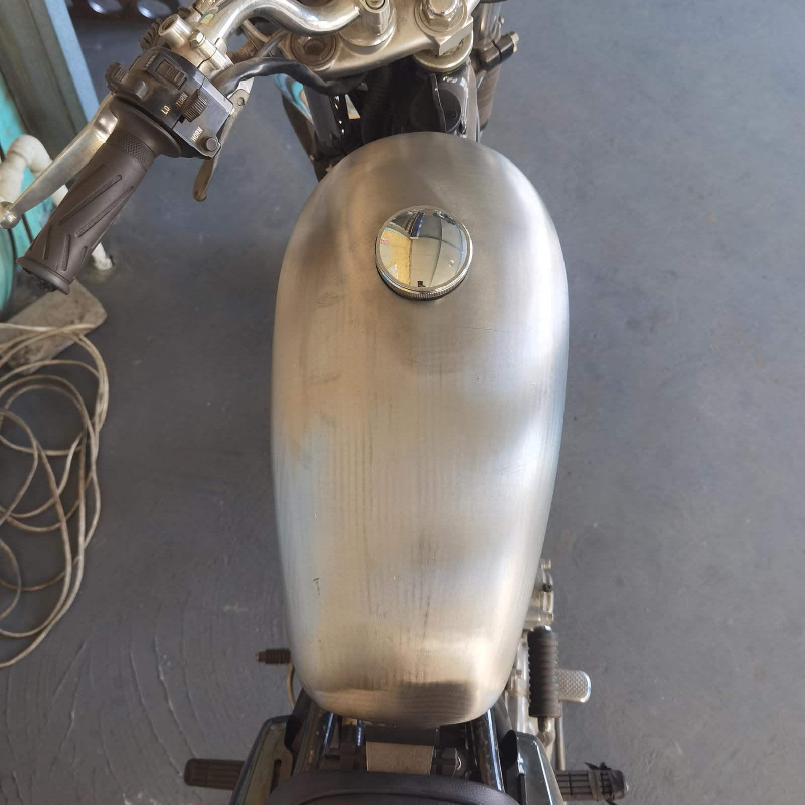 バイクタンク メタリックシルバー スチール製 sr400 バイクタンク