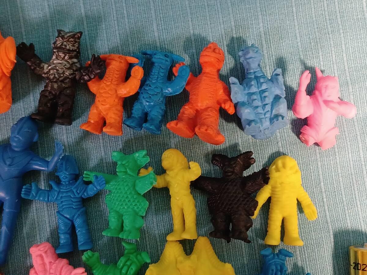 ウルトラマン 怪獣消しゴム 円谷プロ 黒 ブラック メタリック その他