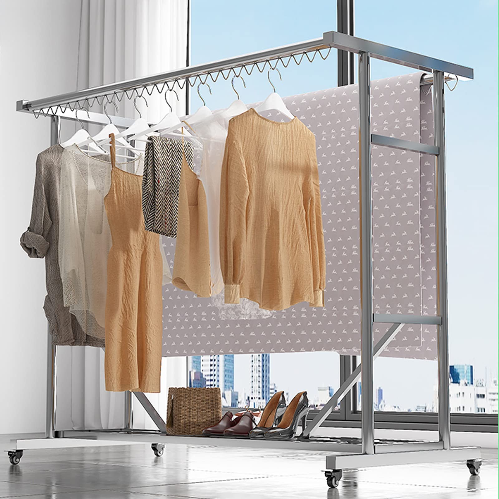 ステンレス製の折りたたみ式物干しスタンド、使わないときはコンパクト