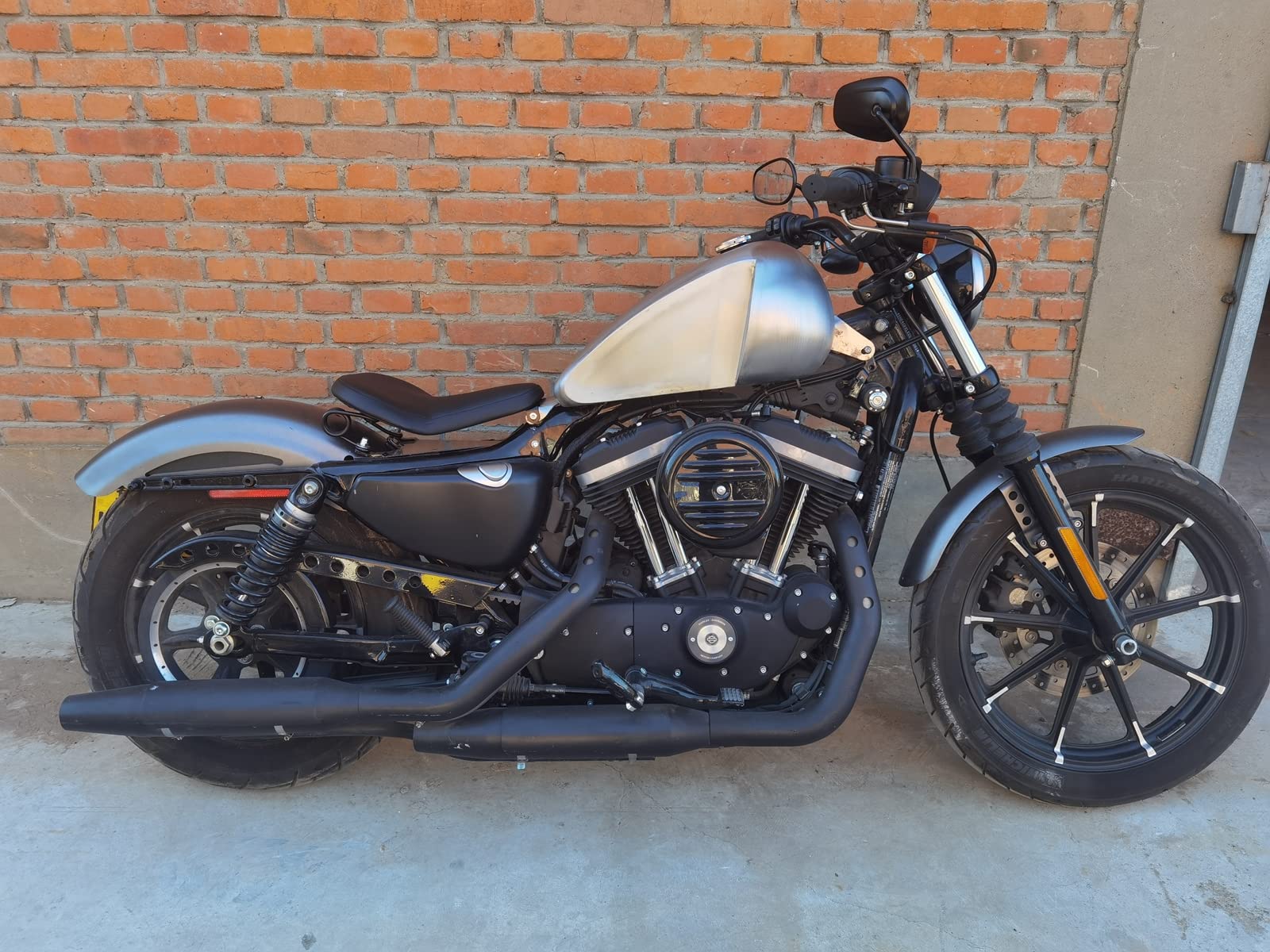 Amazon | ハーレースポーツスターXLモデル2007-2022未塗装用17L